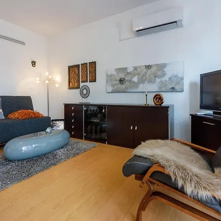 Jenny Apartment *